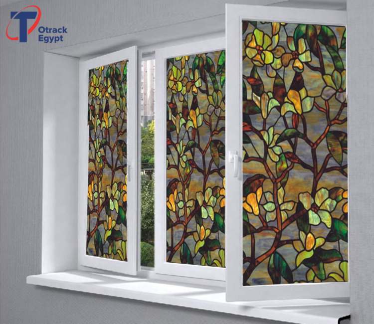 زجاج معشق ملون